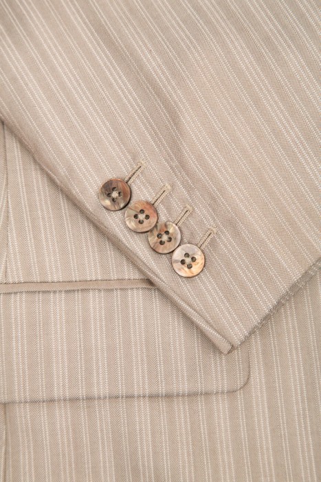 костюм  из шерсти спереди