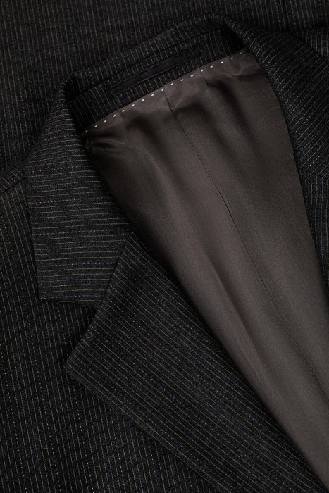 костюм  из шерсти спереди