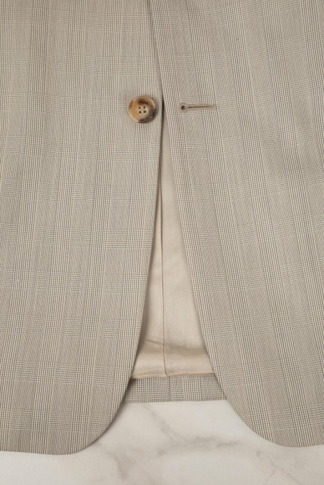 костюм  из шерсти спереди