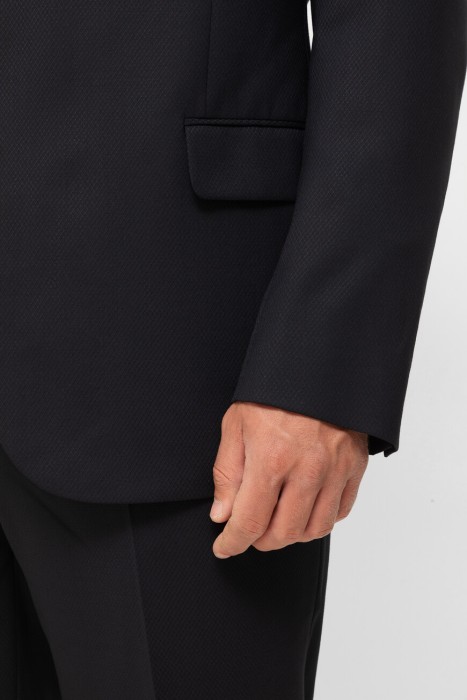 костюм  из шерсти спереди