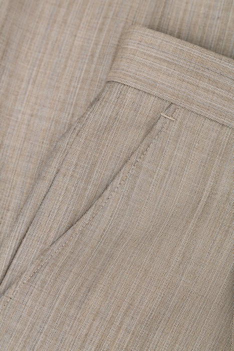 костюм  универсального стиля с лицевой стороны