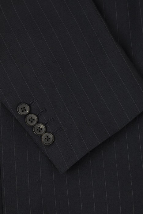 Товар синего цвета с внутренней стороны