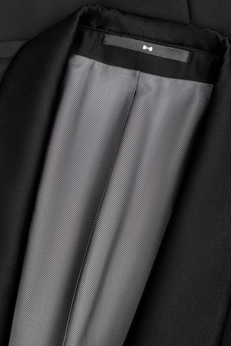 костюм  из шерсти спереди