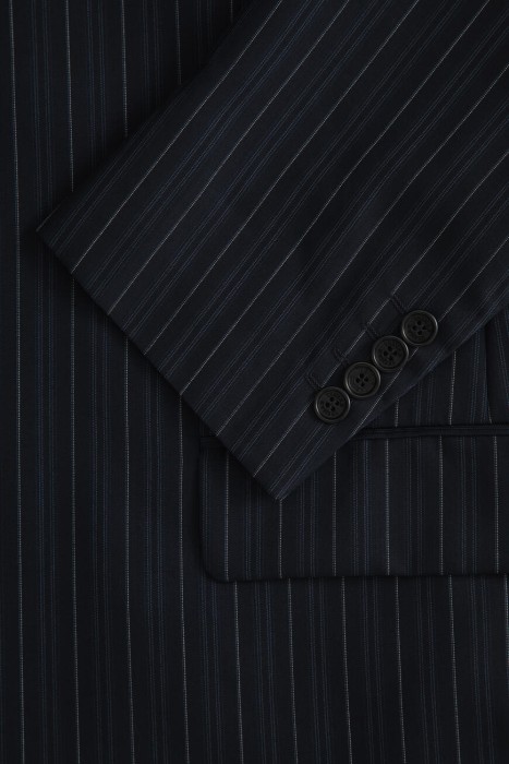 костюм  из шерсти спереди