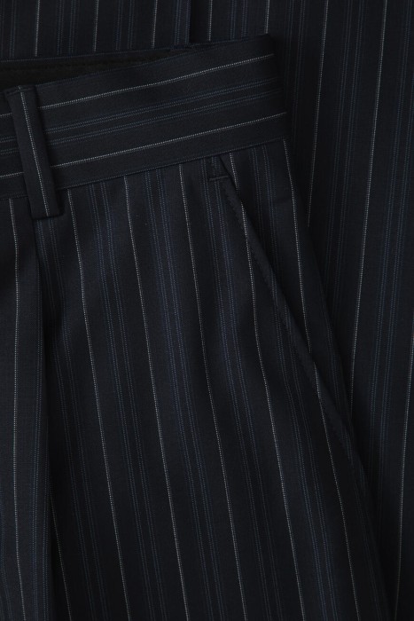 костюм  универсального стиля с лицевой стороны