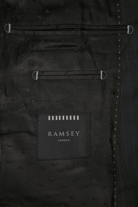 костюм  универсального стиля с лицевой стороны