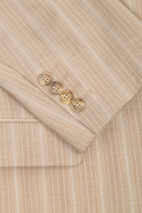 Товар бежевого цвета с внутренней стороны