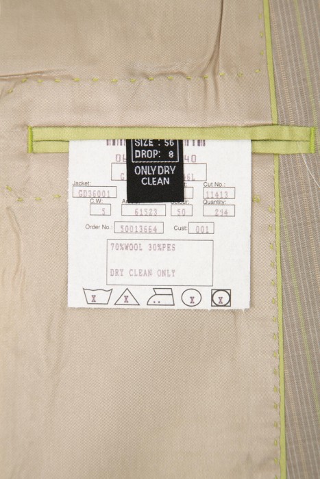 костюм  из шерсти спереди