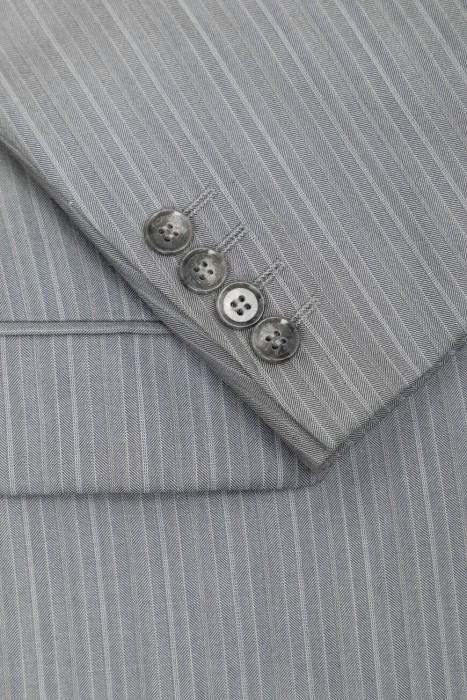 Товар серого цвета с внутренней стороны