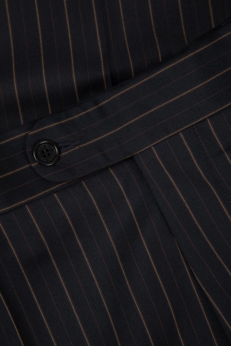 костюм  из шерсти спереди