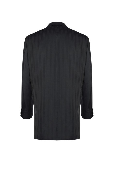 костюм  по цене 44000 руб вид справа