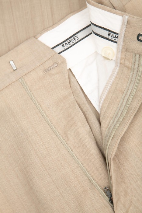 костюм  универсального стиля с лицевой стороны