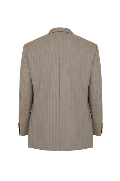 костюм  по цене 40000 руб вид справа