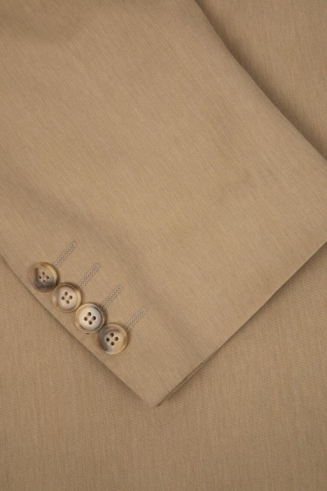 Товар бежевого цвета с внутренней стороны