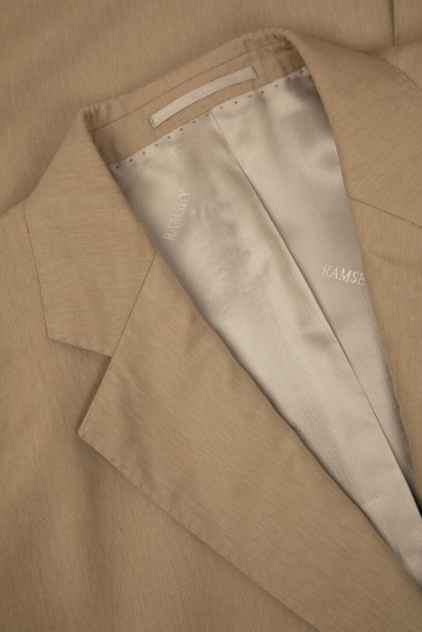 костюм  из шерсти спереди