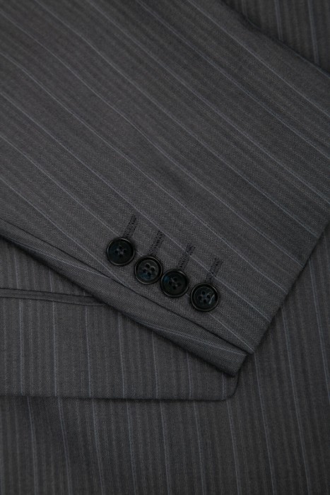 костюм  из шерсти спереди