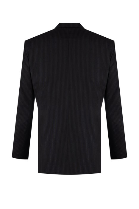 костюм  по цене 38000 руб вид справа