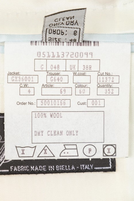 костюм  классического стиля с лицевой стороны