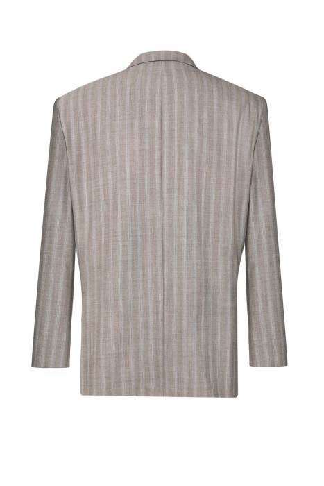 костюм  по цене 20000 руб вид справа