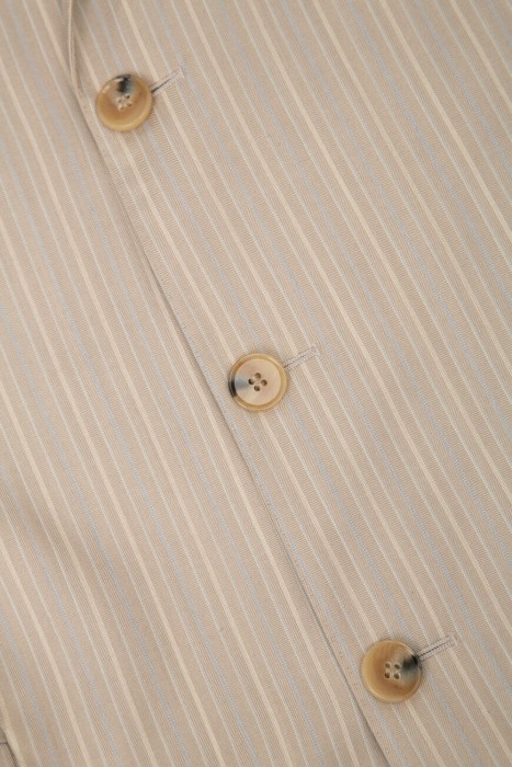 Товар бежевого цвета с внутренней стороны