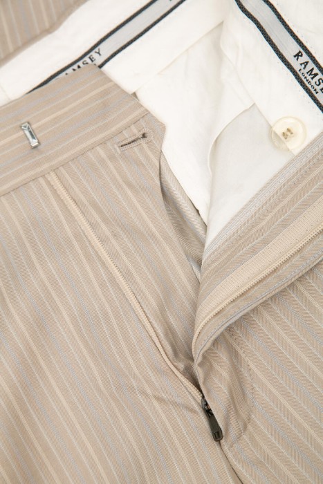 костюм  универсального стиля с лицевой стороны