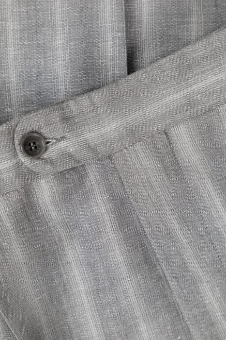 костюм  универсального стиля с лицевой стороны