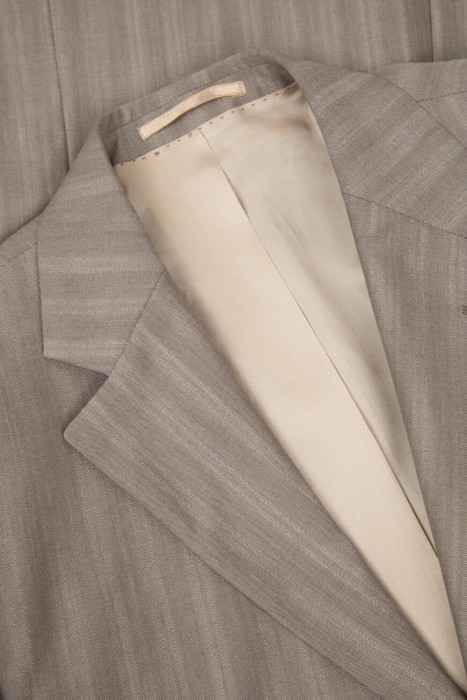 костюм  из шерсти спереди