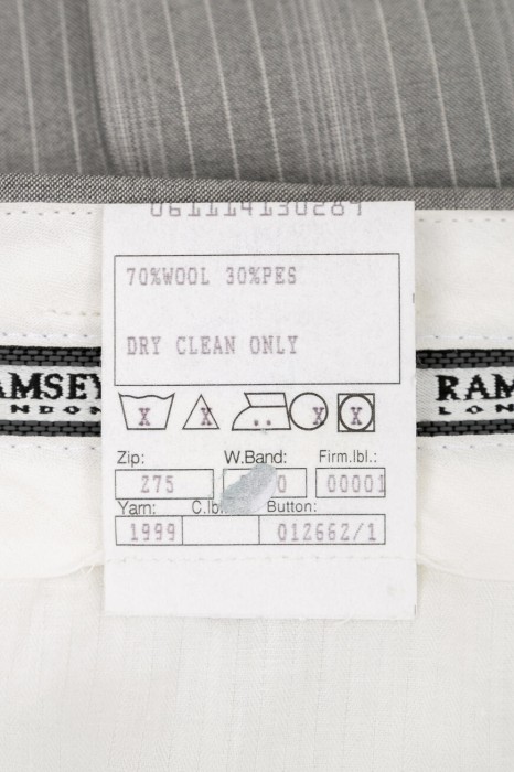 костюм  вид слева