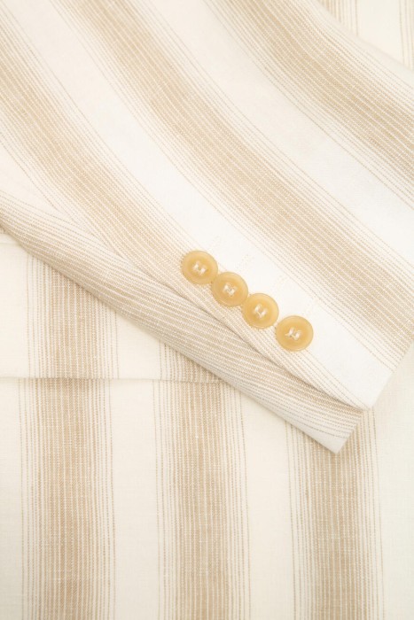 Товар бежевого цвета с внутренней стороны