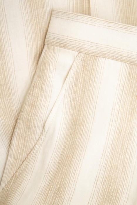 костюм  универсального стиля с лицевой стороны