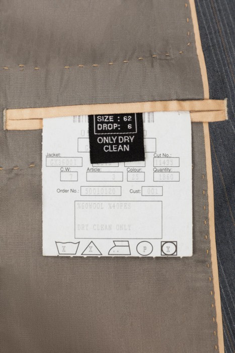 костюм  вид сзади