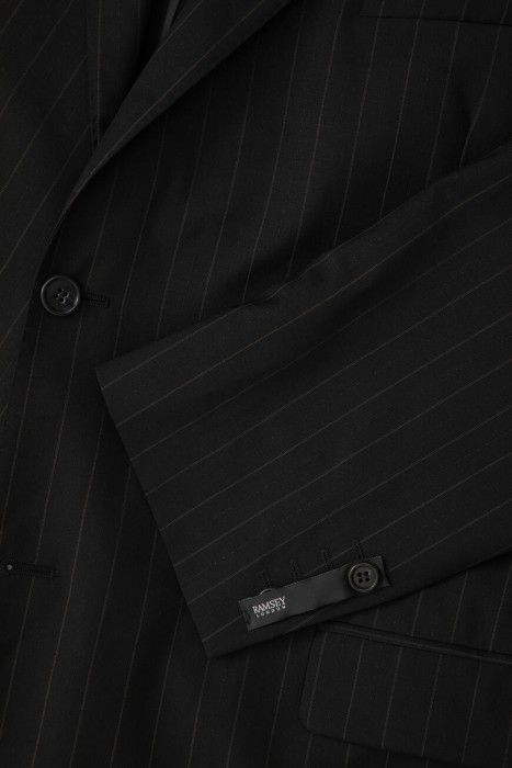 Товар черного цвета с внутренней стороны