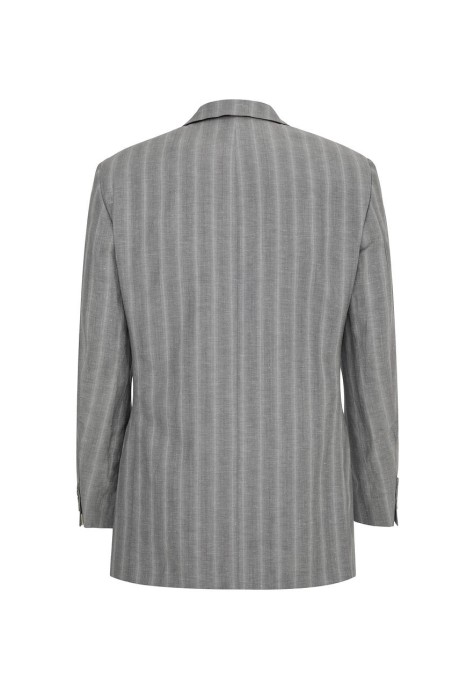 костюм  по цене 32000 руб вид справа