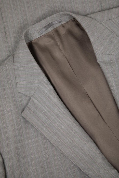 костюм  из шерсти спереди