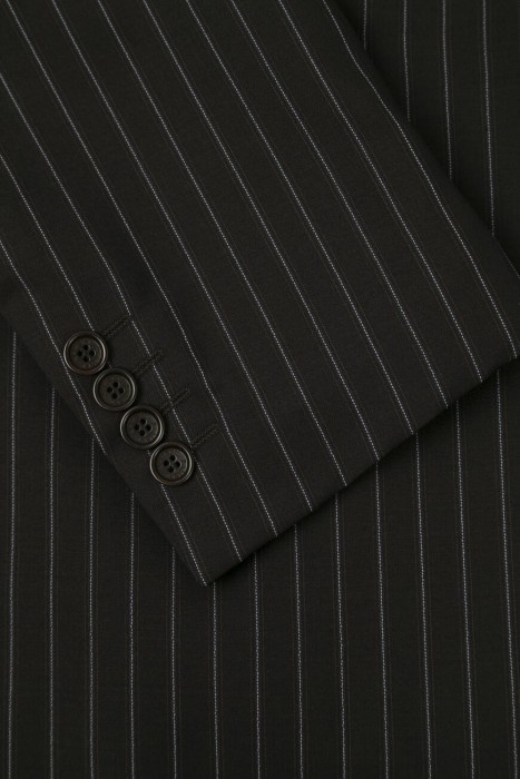 Товар коричневого цвета с внутренней стороны