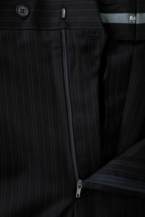 костюм  повседневного стиля с лицевой стороны