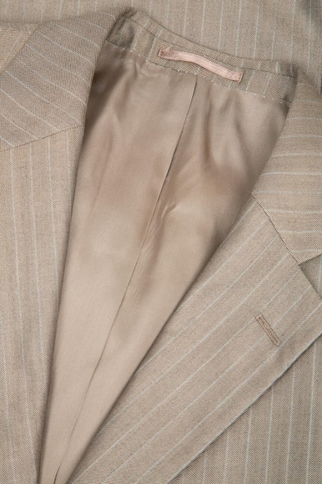 костюм  из шерсти спереди