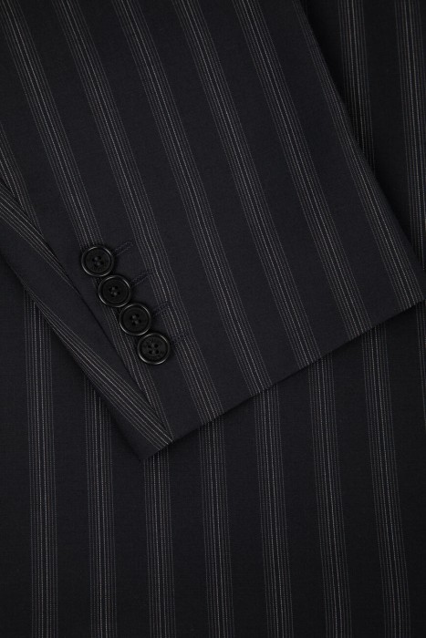 Товар черного цвета с внутренней стороны