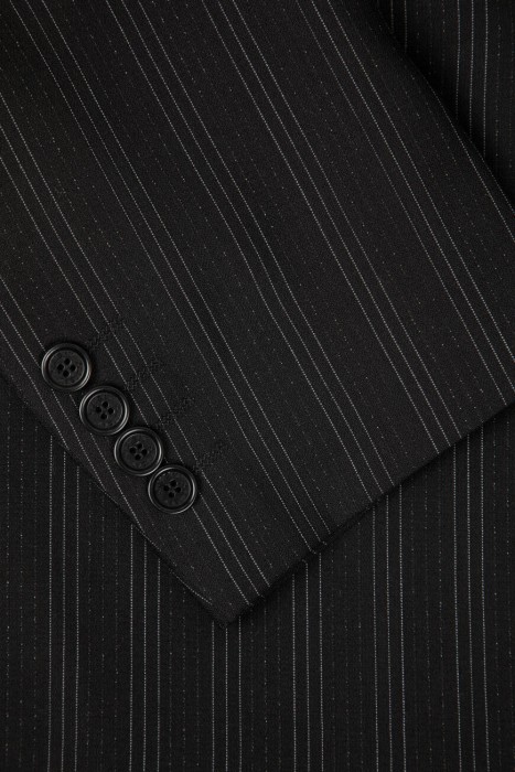 Товар черного цвета с внутренней стороны