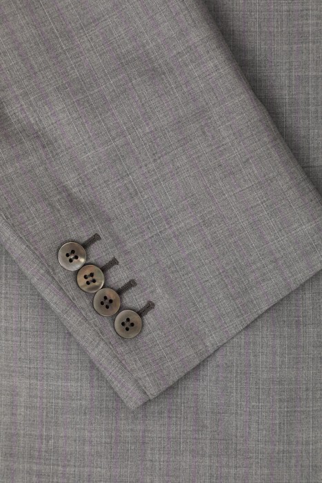 костюм  из шерсти спереди