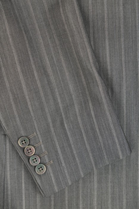 костюм  из шерсти спереди