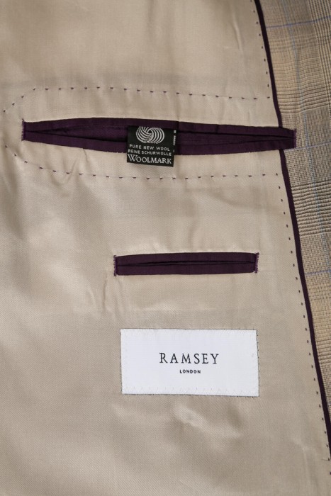 костюм  универсального стиля с лицевой стороны