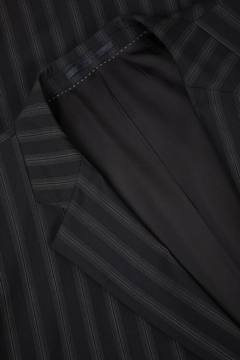 костюм  из шерсти спереди