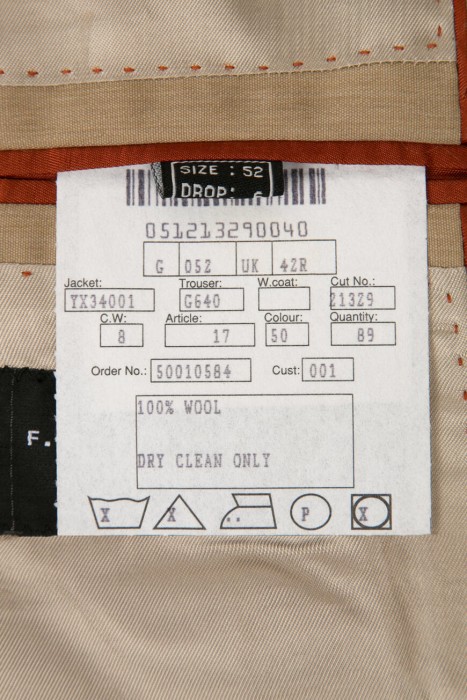 костюм  вид слева