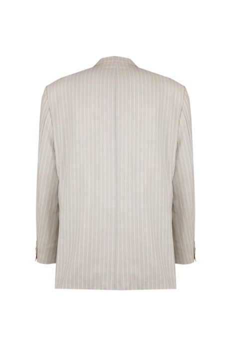 костюм  по цене 48000 руб вид справа