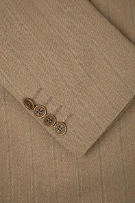 Товар коричневого цвета с внутренней стороны