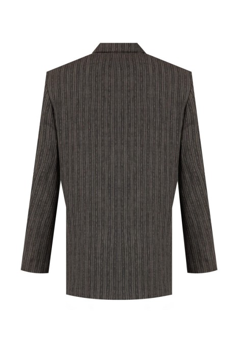 костюм  по цене 48000 руб вид справа