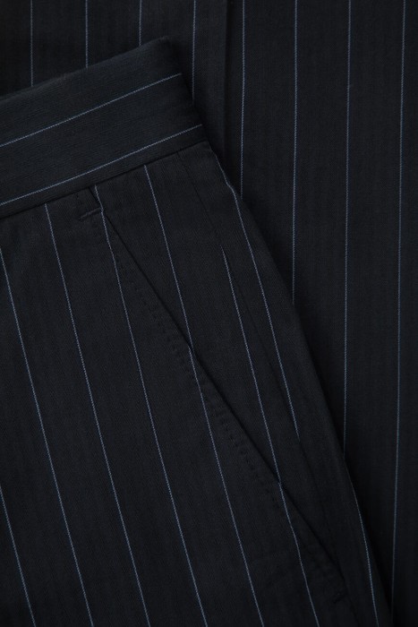 костюм  повседневного стиля с лицевой стороны