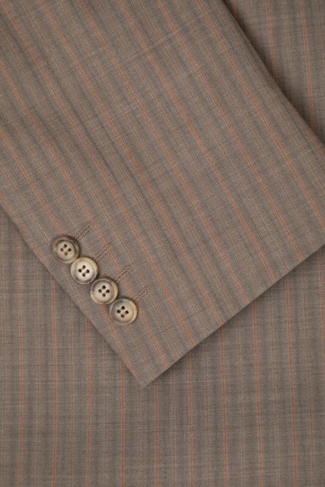 Товар коричневого цвета с внутренней стороны