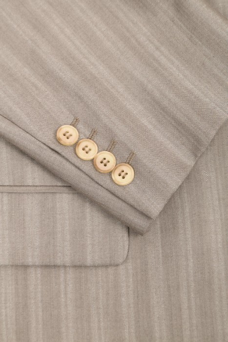 костюм  из шерсти спереди